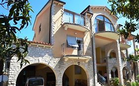 Renata Mare Apartments